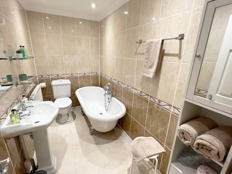Private Parking, Central Llandudno, King Bed With Ensuite At Clement Lodge المظهر الخارجي الصورة