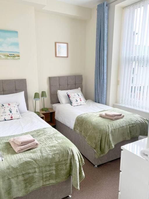 Private Parking, Central Llandudno, King Bed With Ensuite At Clement Lodge المظهر الخارجي الصورة